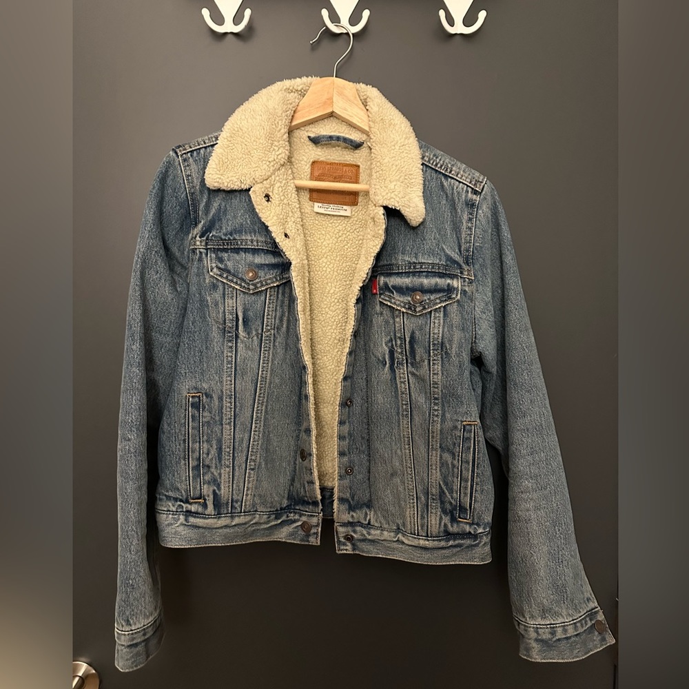Levi Strauss original denim jacket with sherpa lining